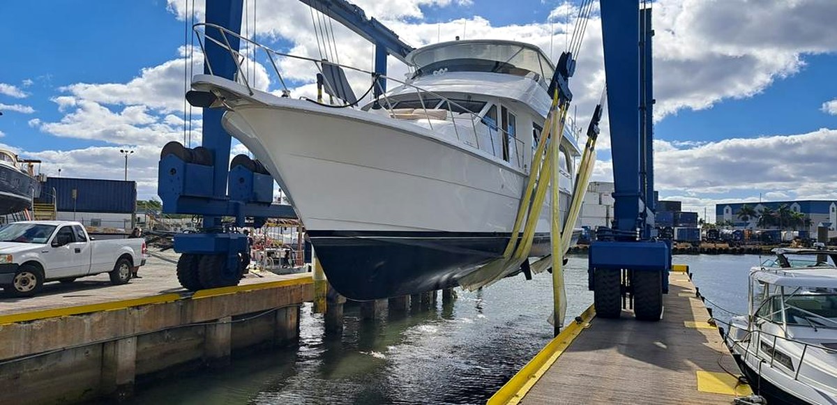Motor yacht for sale at Naples Yacht Brokerage